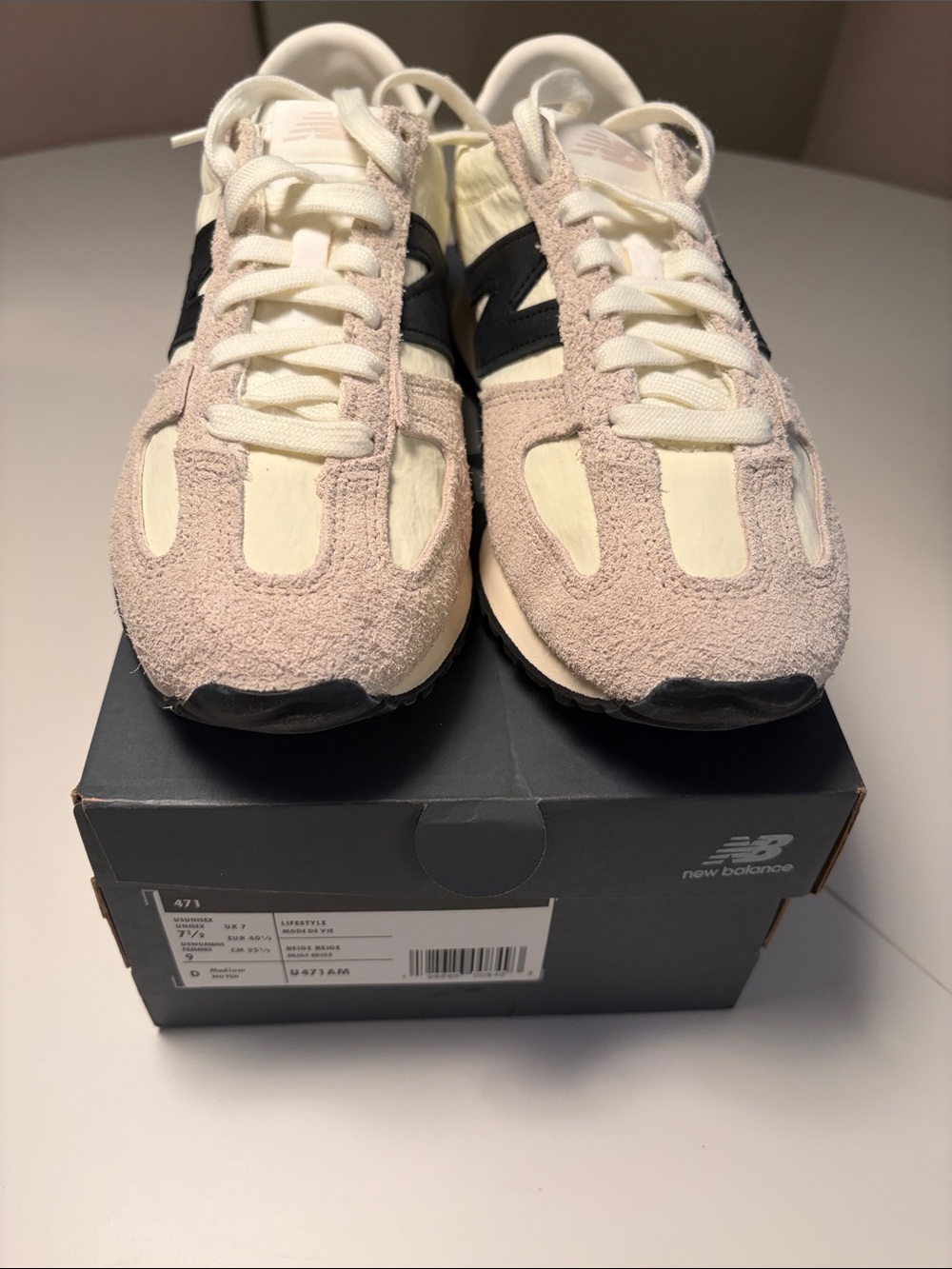 New Balance 471 Unisex Sneakers in Beige Beige with Black Logo NIB Women’s 9
